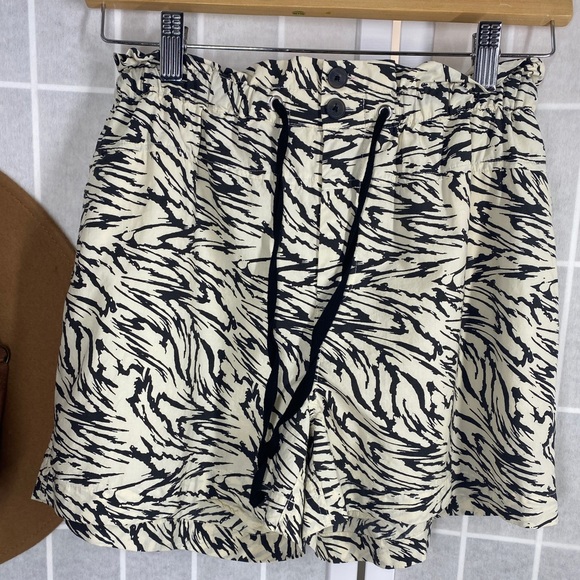 RAILS Samara Ivory Marbled Tiger Short - Picture 2 of 8